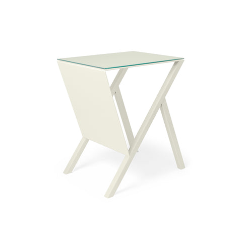 Mesa Pliego en acero con vidrio templado, estilo minimalista.